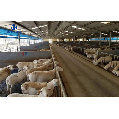 حظيرة الماعز الحديثة الهيكل الفولاذي المجهز مزرعة حظيرة الأبقار مع خدمة اللحام